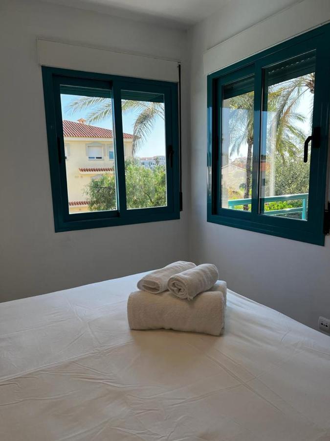 Pont Sec Apartments Дения Екстериор снимка