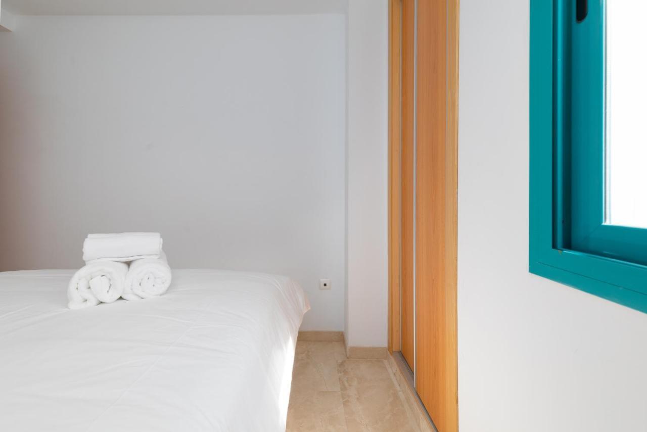 Pont Sec Apartments Дения Екстериор снимка
