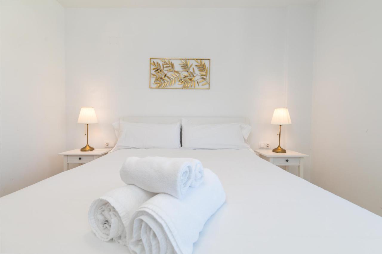 Pont Sec Apartments Дения Екстериор снимка