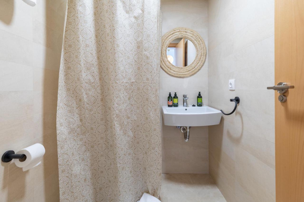 Pont Sec Apartments Дения Екстериор снимка